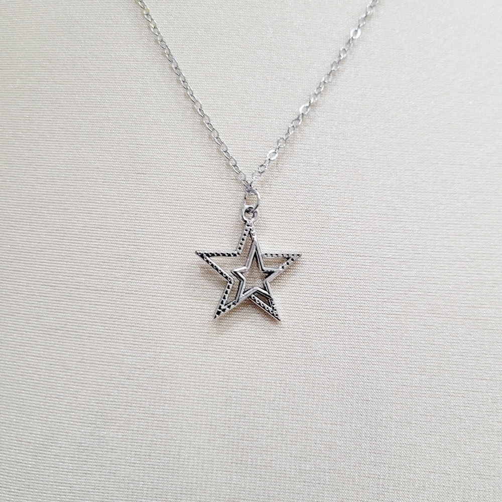 Brand New Silver Double Stars Necklace